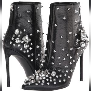 Steve Madden Viceroy Ankle Bootie size 8